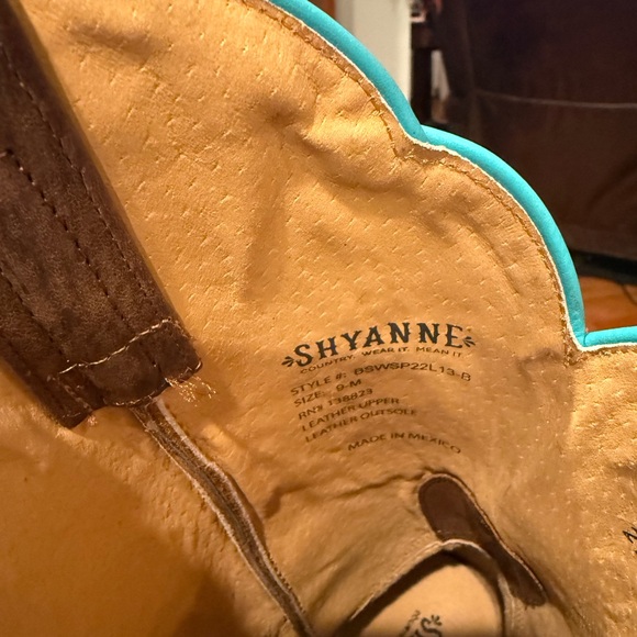 Shyanne Boots Size 9 - Picture 3 of 3